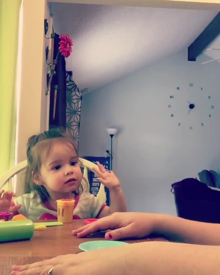 Deaf Mom Plays Friendly Prank On Little Daughter In Sign Language Deaf Mom Plays Friendly Prank On Little Daughter In Sign Language